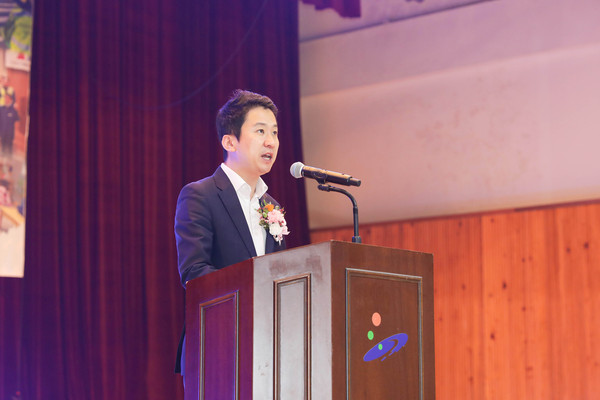 ▲ 이날 행사에서 축사를 하고 있는 송바우나 의장.