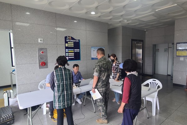 ▲ 옹진군 자동차출장검사 실시 모습.
