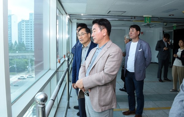 ▲ 김동근 의정부시장이 용현산업단지 기업인 의견을 청취하고 있다.