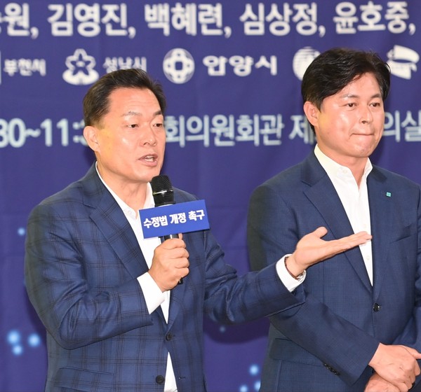 ▲ 이재준 수원시장이 토론회에서 발언하고 있다.