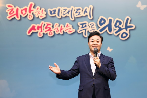 ▲ 의왕시니어클럽 노인일자리 평가회에 참석한 김성제 의왕시장.