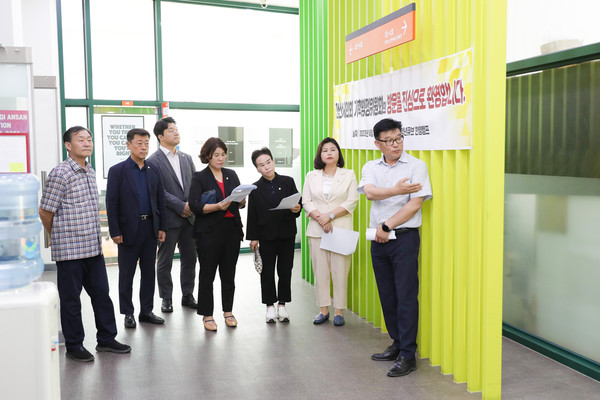 ▲ 기획행정위원회 행정사무감사 현장활동 모습.