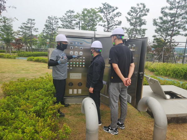▲ 강화군 공원별 안전점검 실시 모습.