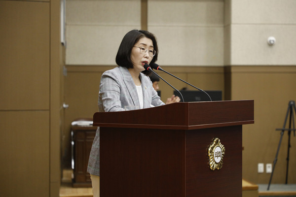 ▲ 구정질문하는 마포구의회 장정희 의원.