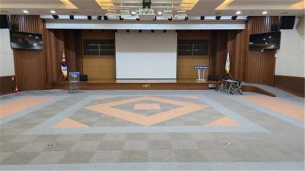 ▲ 킨스타워 공용시설 대강당 내부 사진.