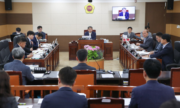 ▲ 산업경제위원회 활동 사진.