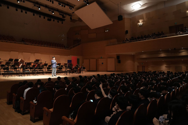 ▲ 신상진 성남시장이 클래식은 내 친구 공연 현장을 찾았다.