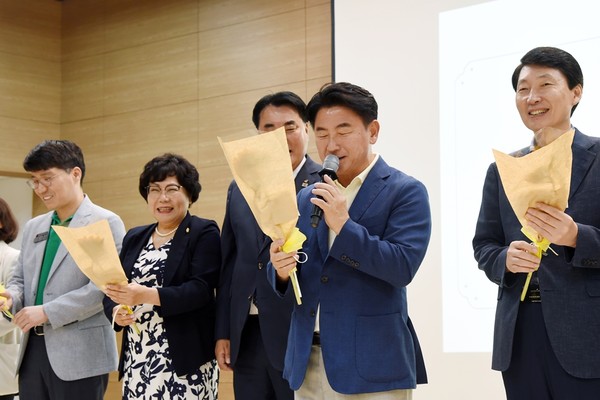 ▲ 김동근 의정부시장이 제2회 신곡2동 주민총회에 참석했다.