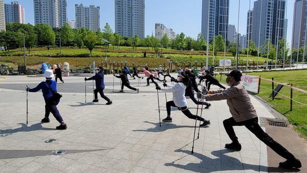 ▲ 노르딕워킹교실 운영 모습.