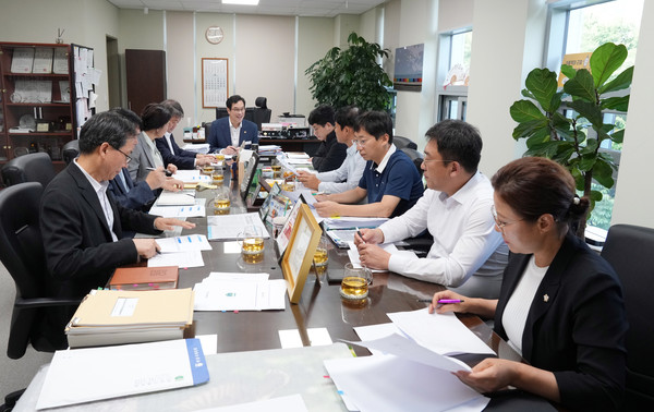 ▲ 하남시의회 강성삼 의장, 하남시체육회와의 간담회 개최 모습.