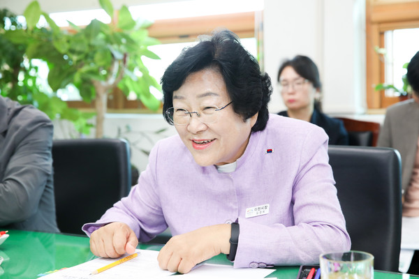 ▲ 김경희 이천시장이 사이다토크를 진행하고 있다