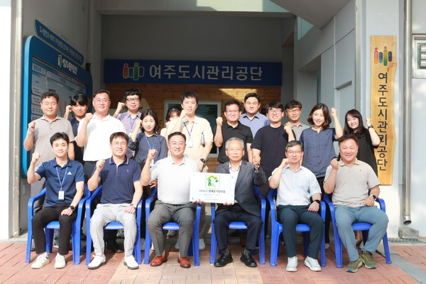 ▲ 실내공기질 인증 기념사진.