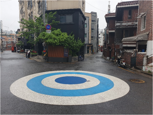 ▲ 지난4월 사당4동 골목에 범죄예방 디자인을 입힌 모습.