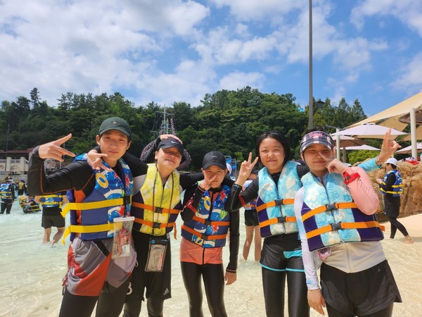 ▲ 여름방학 특별 프로그램 참여한 아이들.