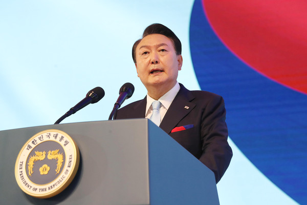 ▲ 윤석열 대통령이 15일 서대문구 이화여대 대강당에서 열린 제78주년 광복절 경축식에서 경축사를 하고 있다. /뉴시스