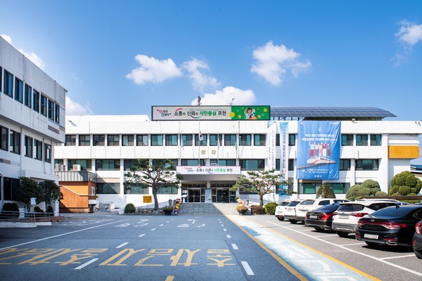 ▲ 포천시청사 전경.