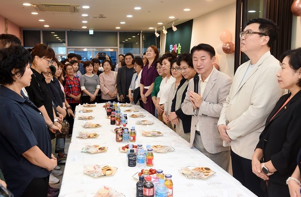 ▲ 의정부시 문예숲 커뮤니티센터 회룡역점 개소식 개최 모습.