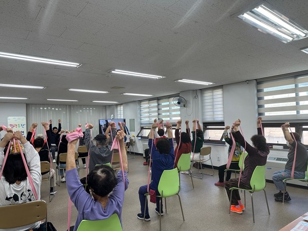 ▲ 의정부보건소 활력충전 장애인 재활운동교실 운영 모습.