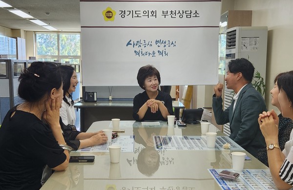 ▲ 황진희 의원, 사립유치원 애로사항 청취 정담회 실시 모습.