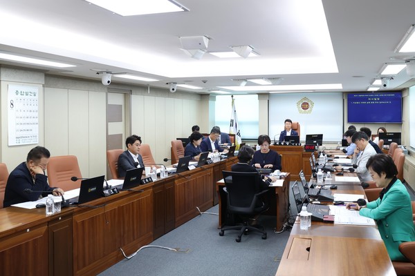 ▲ 지상철도 지하화 실현을 위한 특별위원회 업무보고 모습.