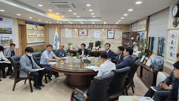 ▲ 양평군 디지털트윈 공간정보 통합 플랫폼 구축사업 보고회 개최 모습.