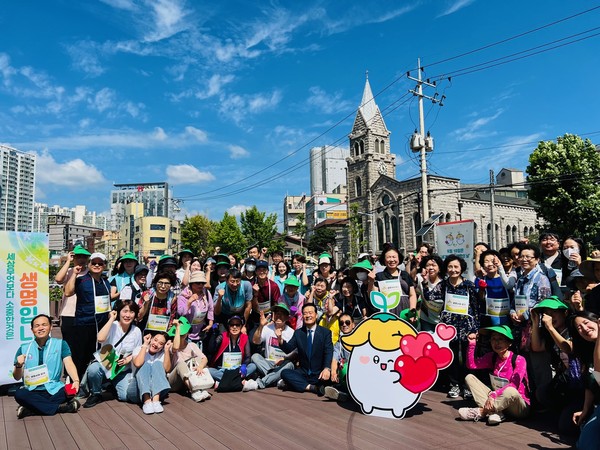 ▲ 지난 5일 성북구청 바람마당에서 생명사랑 걷기대회 개최 사진.