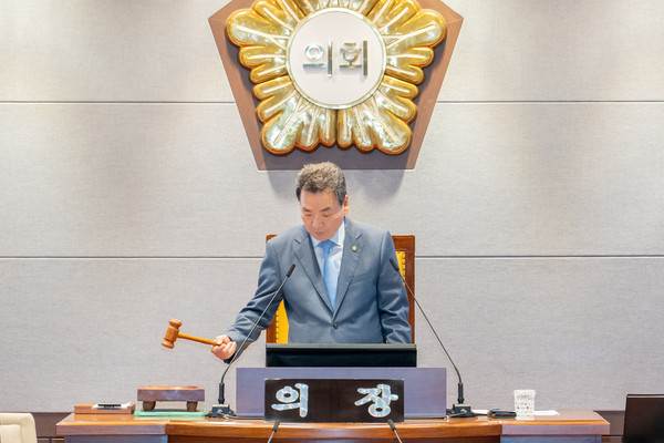 ▲ 회의를 진행 중인 김형대 의장.