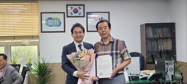 ▲ 정성태 변호 안양시 민원옴부즈만 위원 위촉식.