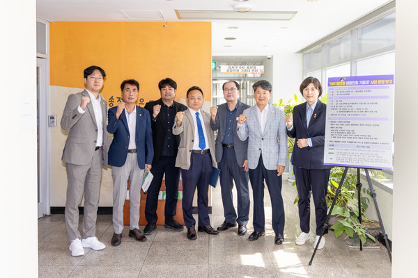 ▲ 홍반장 현장방문 기념촬영 모습.