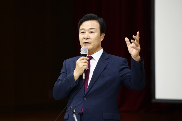 ▲ 김성제 의왕시장이 찾아가는 시장실을 진행하고 있다.