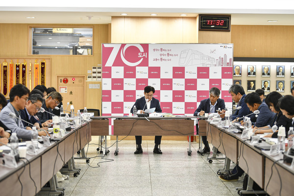 ▲ 김병수 김포시장이 2024년도 시정계획 보고회를 주재하고 있다.