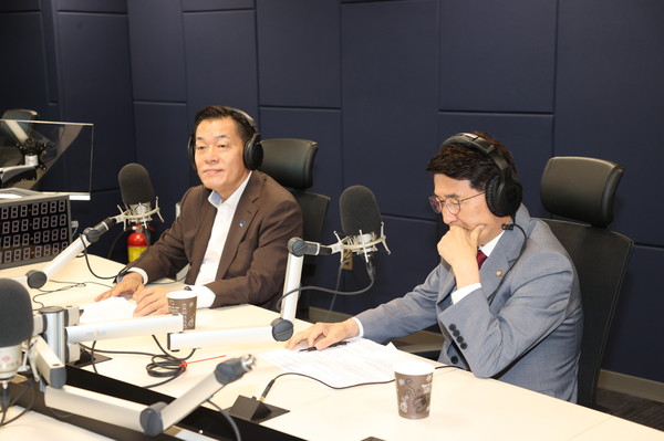 ▲ ‘이창명, 이유나의 굿모닝 OBS’ 출연한 김기정 의장-이재준 시장.
