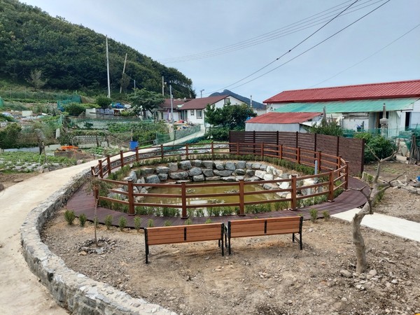 ▲ 백아2리 마을연못.