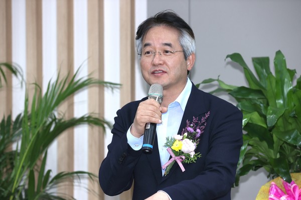 ▲ 이동환 고양특례시장이 메디컬 전시장 개관식에서 축사를 하고 있다.