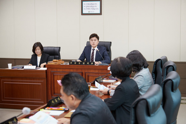 ▲ 용인특례시의회 의회운영위원회는 6일 회의를 개최해 제276회 임시회를 오는 10월 16일부터 19일까지 4일간의 일정으로 개회하기로 결정했다.