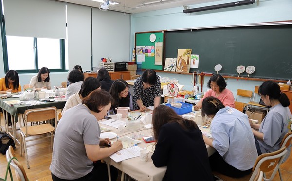 ▲ 2023 예술로 행복한 수업나눔 워크숍 사진.