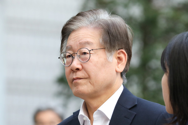 ▲ 대장동 배임 의혹 관련 공판 출석하는 이재명 대표. /뉴시스
