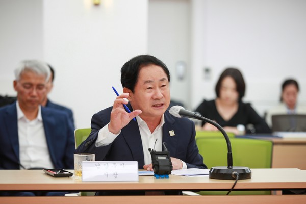 ▲ 주광덕 남양주시장이 왕숙 신도시 정책간담회에서 발언하고 있다.