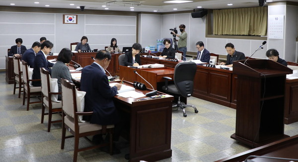▲ 기획경제위원회 안건심사 모습.
