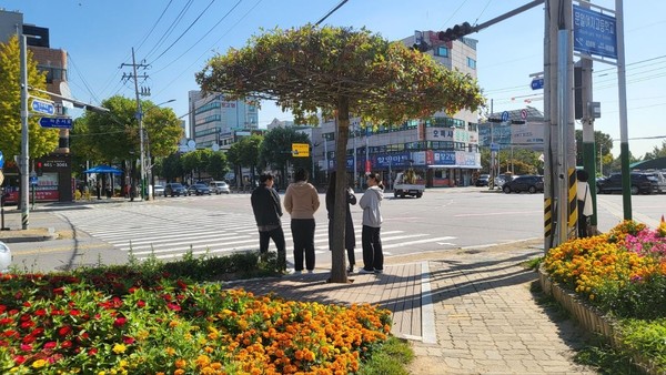 ▲ 구룡사거리 그늘목 쉼터.
