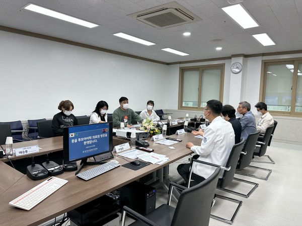 ▲ 몽골 투브아이막 의료원 경기도의료원 포천병원 방문 모습.