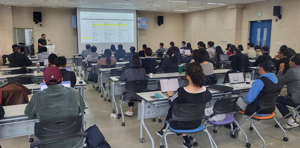 ▲ 블로그&스마트 스토어 온라인 홍보 마케팅 전략 교육.