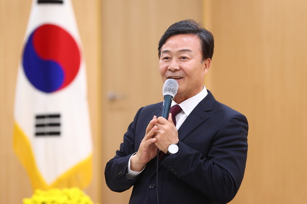 ▲ 김성제 의왕시장이 찾아가는 시장실을 진행하고 있다.