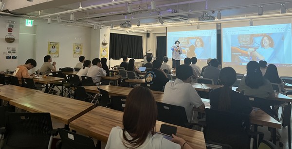 ▲ 북부 경기문화창조허브 창작터 명사 특강 진행 모습.