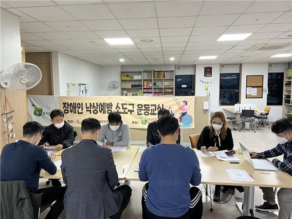 ▲ 장애인 낙상 예방 소도구 운동교실 간담회 개최 모습.