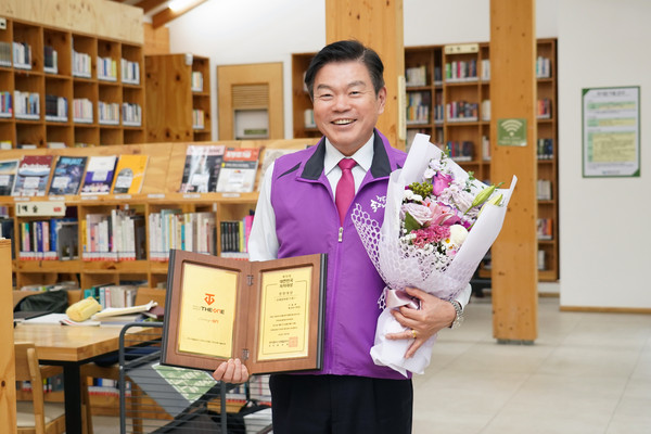 ▲ ‘2023 대한민국 자치대상’ 단체장부문 경영대상 수상한 이필형 동대문구청장.