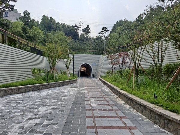 ▲ 오목천동 협궤터널.