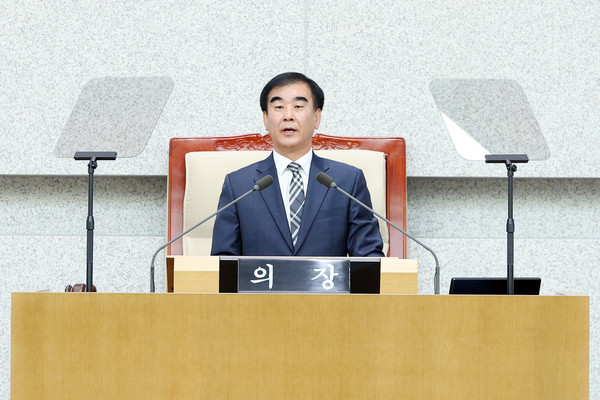 ▲ 개회사하는 염종현 의장.