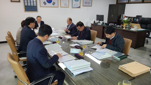 ▲ 포천시 중소기업대상 공적심의위원회 개최 모습.
