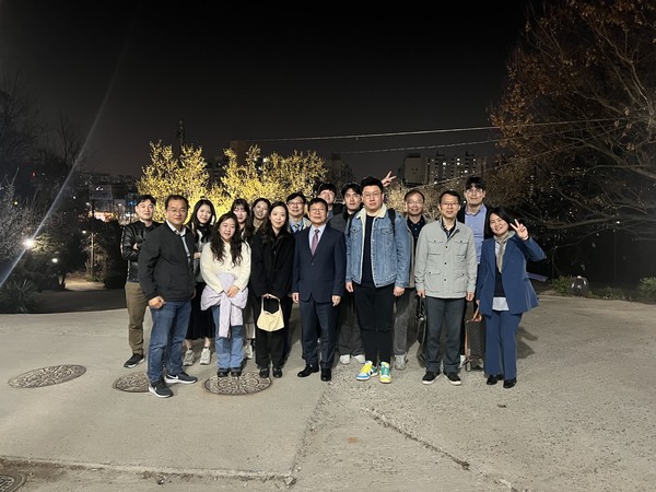 ▲ iH 사장, 기획조정실장, iH개화단 단체사진.